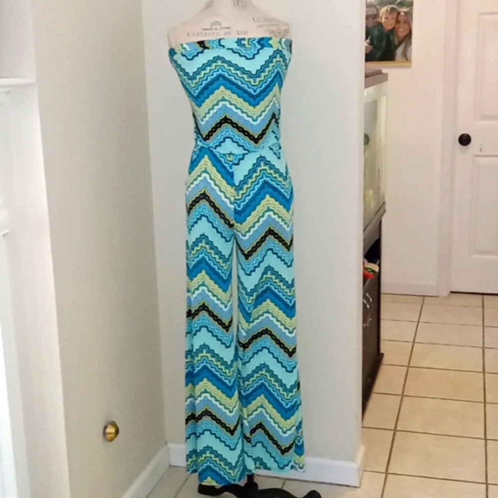 NY Invasion Strapless Romper Jumpsuit Long pants Size Medium geometric Romper
